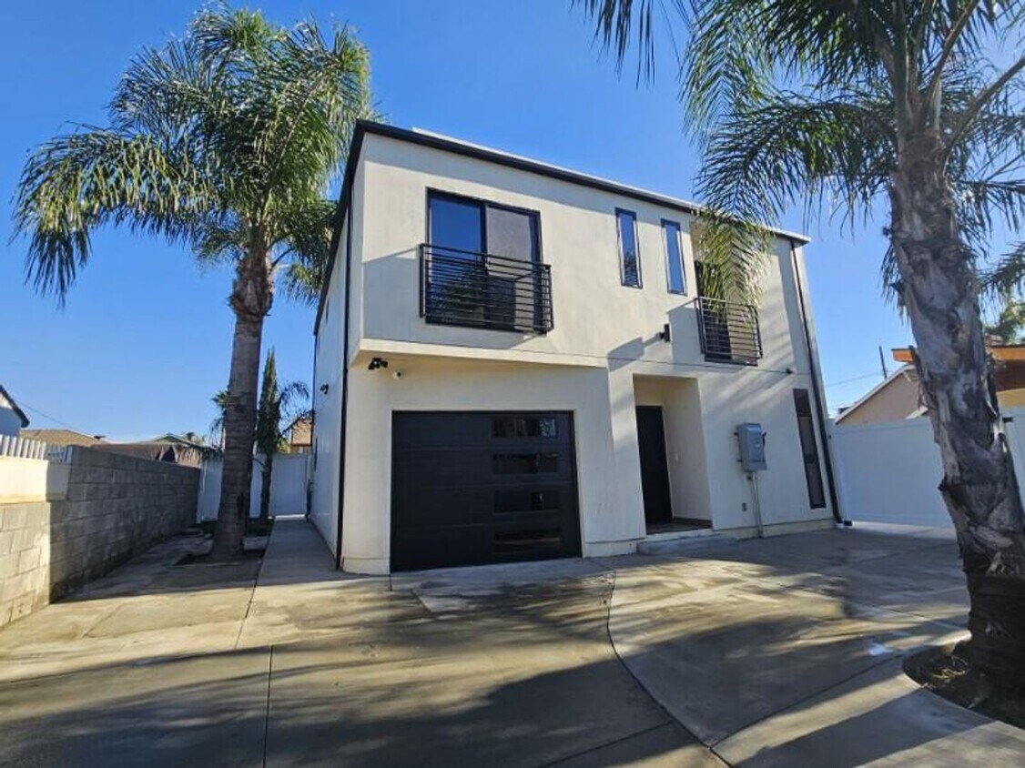 9902 Laurel Canyon Blvd, Los Angeles, CA 91331 House Rental in Los