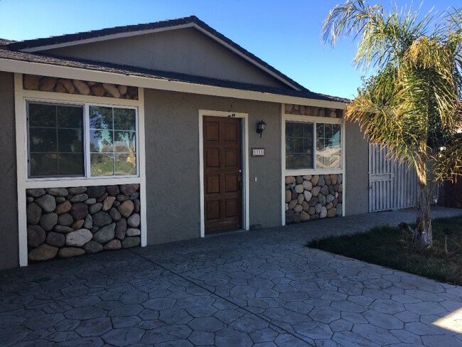 Foto del edificio - 1111 Central Ave