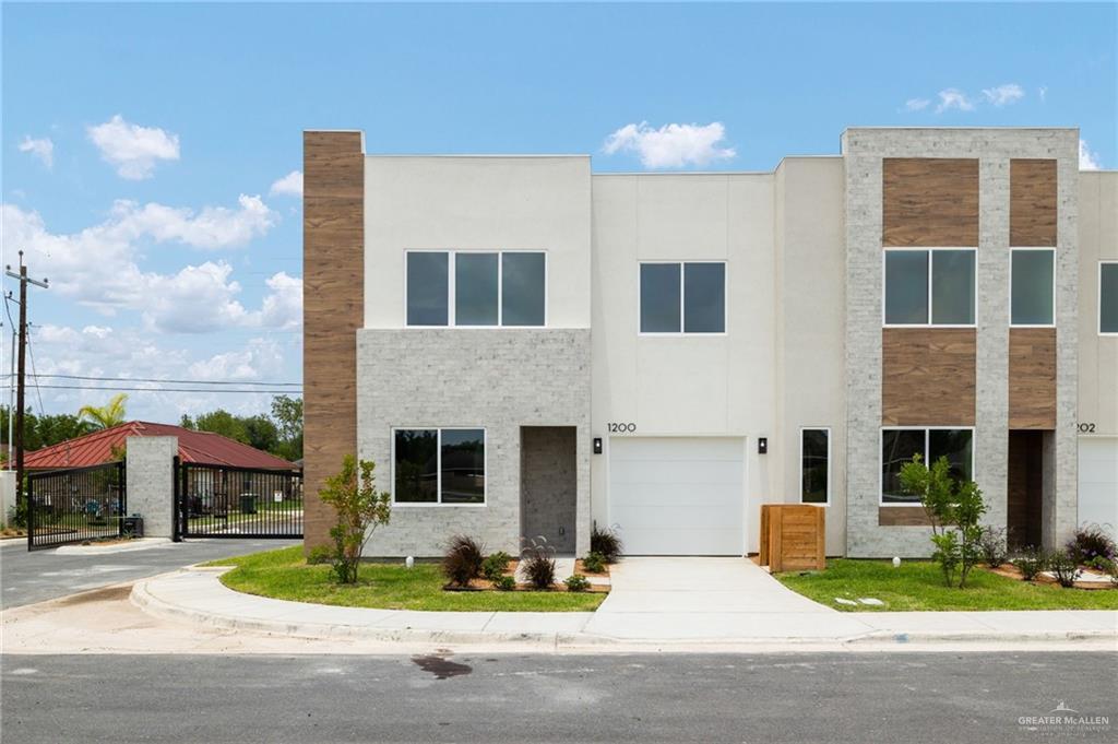 Foto principal - 1200 N Lincoln Ave