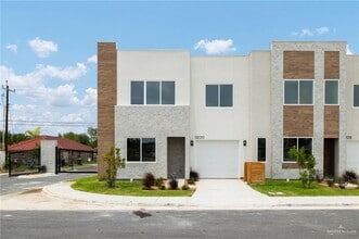 Building Photo - 1200 N Lincoln Ave