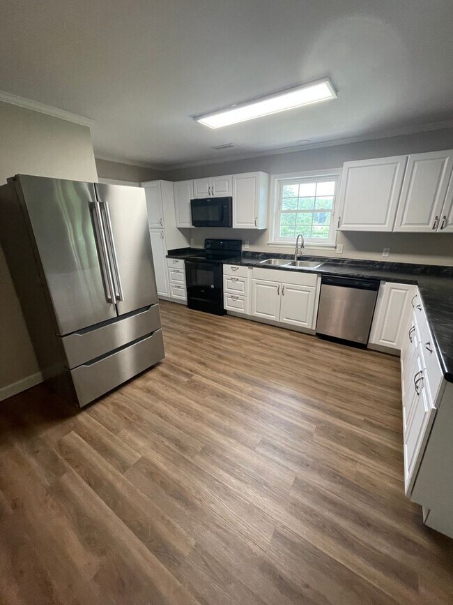 Foto del edificio - Waterfront Home!