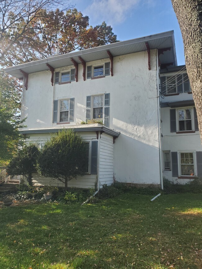 Foto del edificio - 327 Meetinghouse Ln