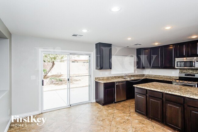 Foto del edificio - 4904 Naff Ridge Dr
