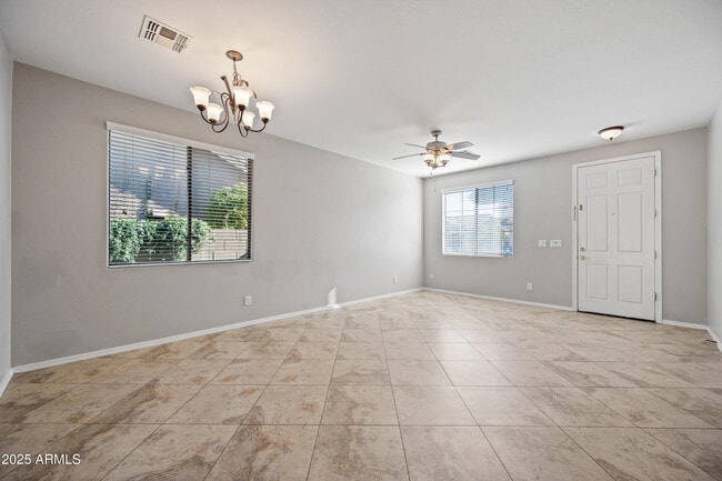 Building Photo - 3738 W Memorial Dr