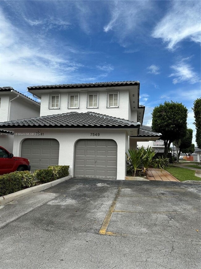 Foto del edificio - 7549 NW 175th St