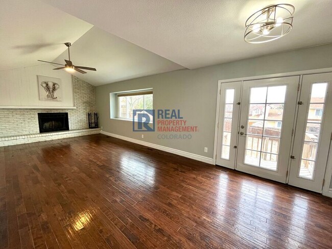 Building Photo - 3670 Gingham Way