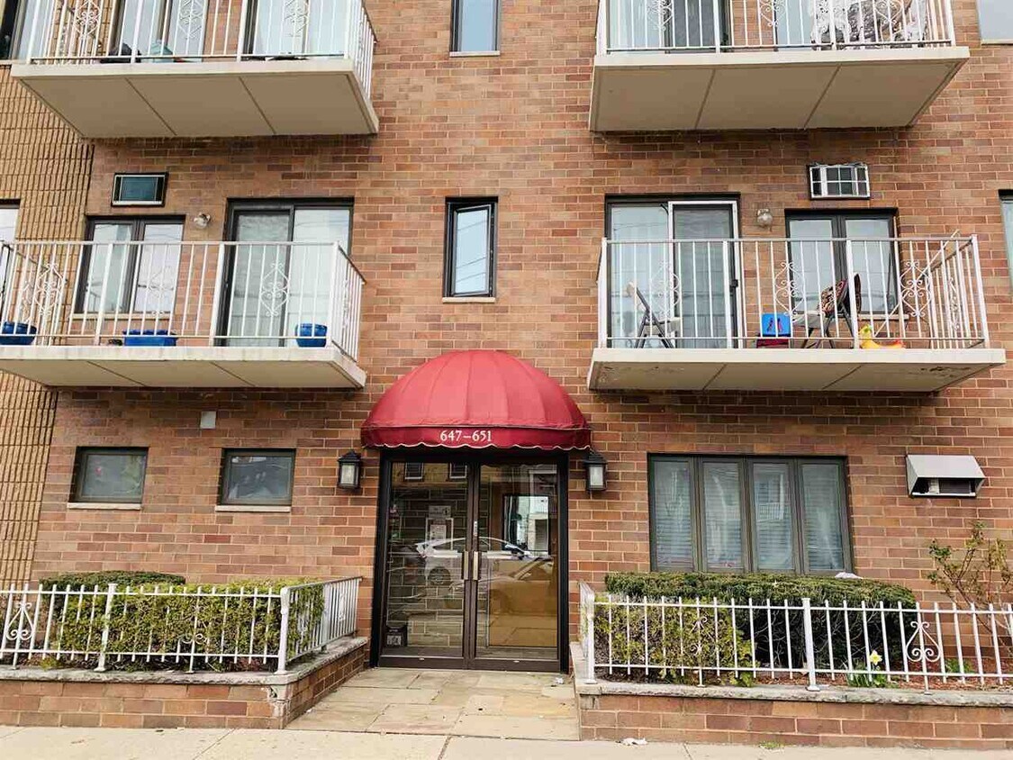 647651 John F. Kennedy Blvd, Bayonne, NJ 07002 House Rental in