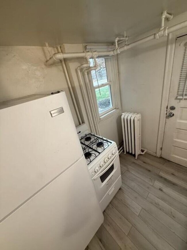 Foto del edificio - 4924 Davenport St