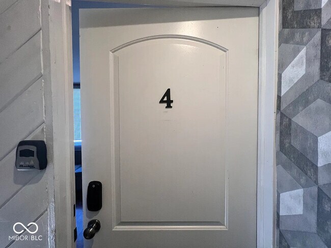 Foto del edificio - 2407 N Capitol Ave