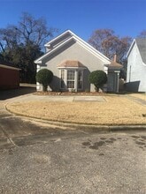 Building Photo - 6400 Chaprice Ln