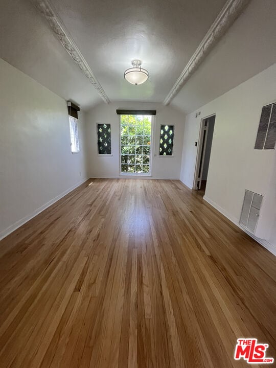 Primary Photo - 318 S Reeves Dr
