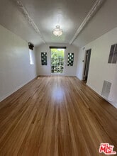 Building Photo - 318 S Reeves Dr