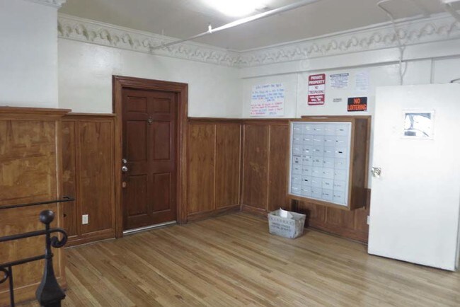 Foto del diseño de interior - 676 S. Rampart Blvd.