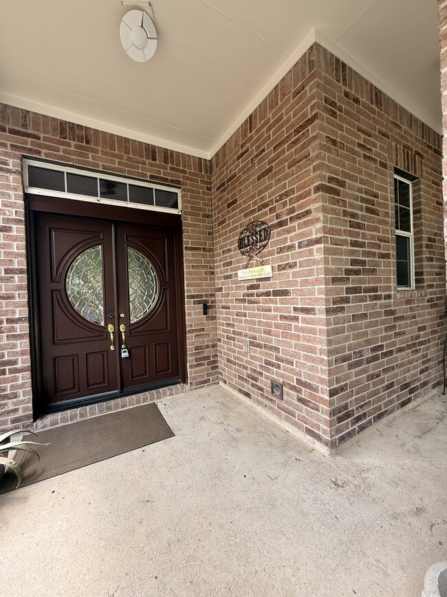 Building Photo - 23603 Maple Vista Ln