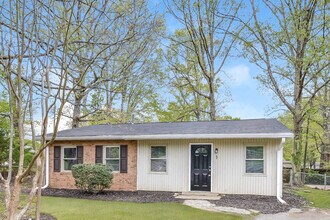 Building Photo - 1 Pyracantha Ct