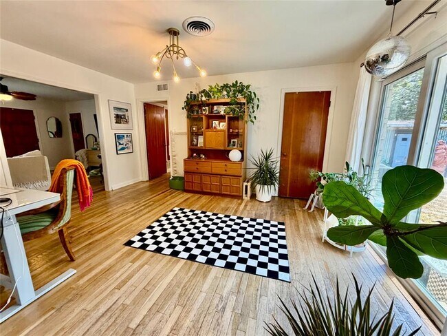 Foto del edificio - 1411 Ridgemont Dr