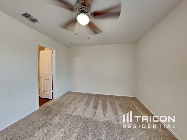 Foto del edificio - 5632 McClelland St