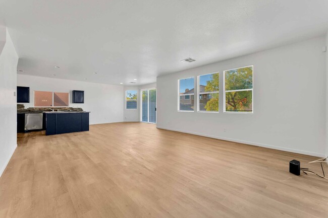 Building Photo - Expansive 5-Bedroom Home with Loft!