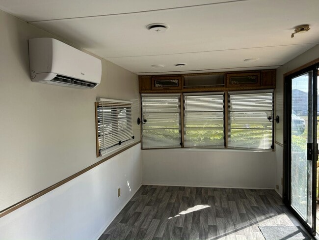 Foto del edificio - 17031 US-301