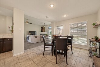 Building Photo - 6546 Grapevine Bend