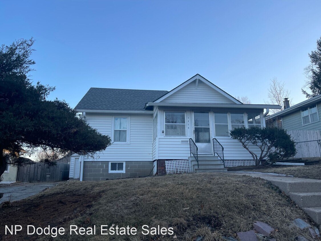 2 br, 1 bath House 3815 Martha St. House Rental in Omaha, NE