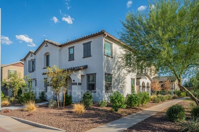 Building Photo - 5821 W Pueblo Ave