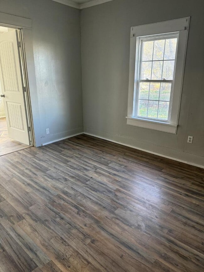 Foto del edificio - 835 E Walnut St