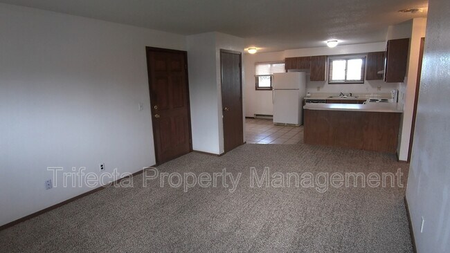 Foto del edificio - 4953 Basswood Dr