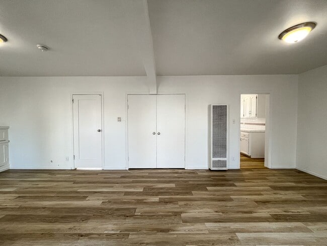 Building Photo - $1000 Off the First Month’s Rent - Modern ...