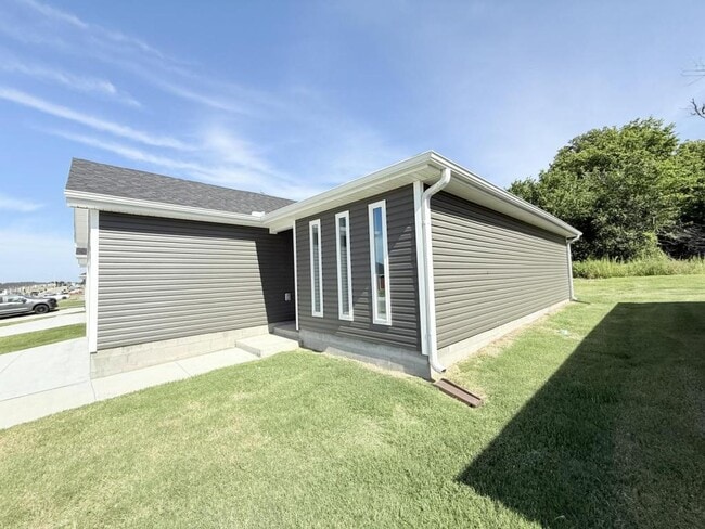 Building Photo - 211 Eagle Edge Dr