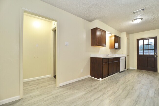 Building Photo - 1805 Braden Cv
