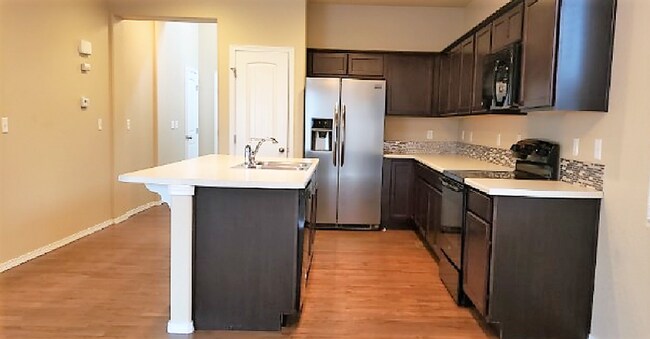 Building Photo - Spacious 3-Bedroom Home – Stunning Views &...