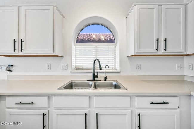 Foto del edificio - 4627 E White Aster St