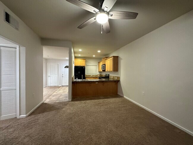 Foto del edificio - 4930 Dover Ln