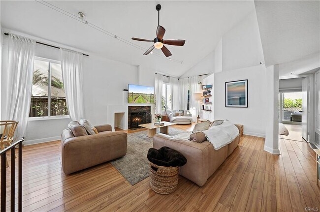 Building Photo - 73 Calle Sol