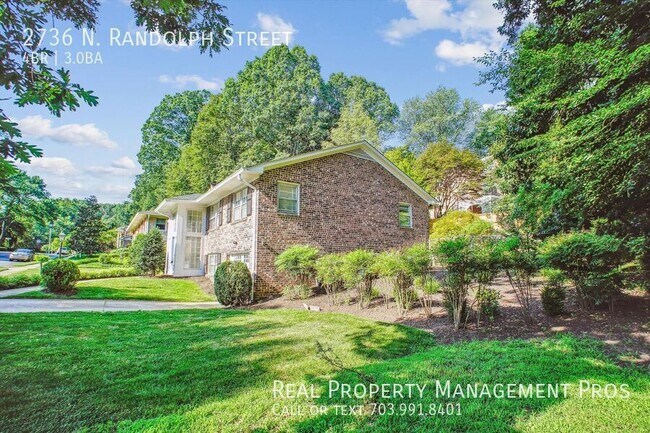 Photo - 2736 N Randolph St House