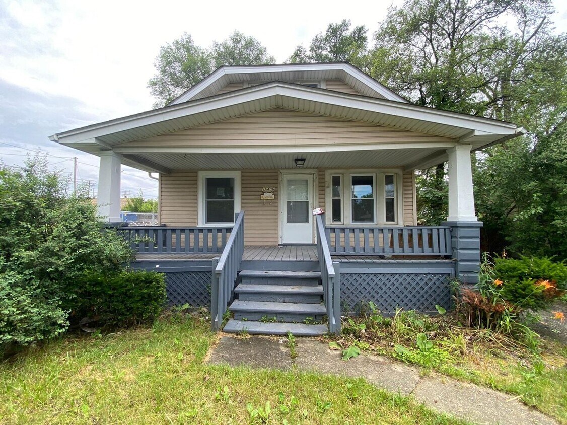 Primary Photo - 16406 Harvard Ave
