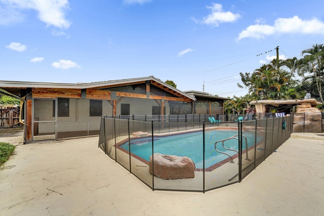 Photo - 5612 HARDING ST #5612 HOLLYWOOD, FL 33021