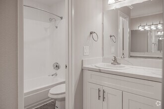 Studio Upgraded - 500SF - Beach House Apartments