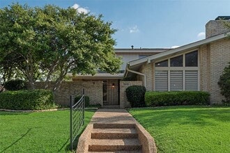 Building Photo - 7426 Woodthrush Dr