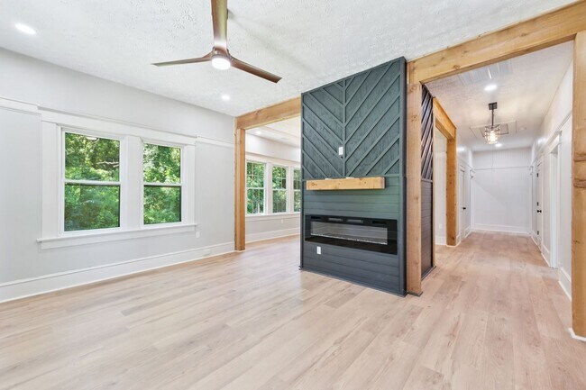 Foto del edificio - 1838 Moore St NW