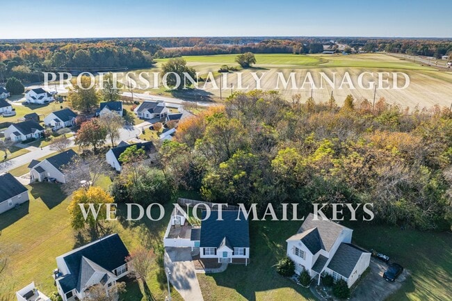 Building Photo - 4745 Periwinkle Pl