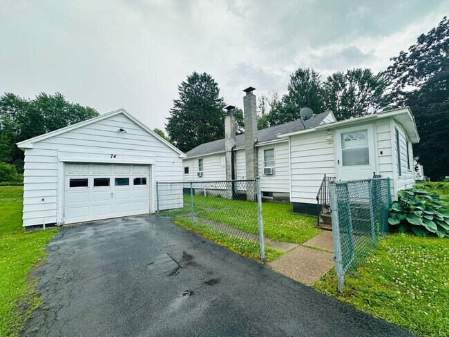 Building Photo - 74 Volney St