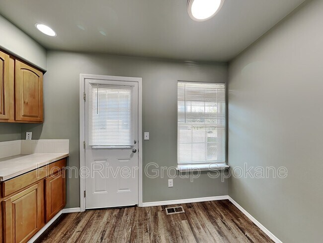 Foto del edificio - 3108 E 5th Ave