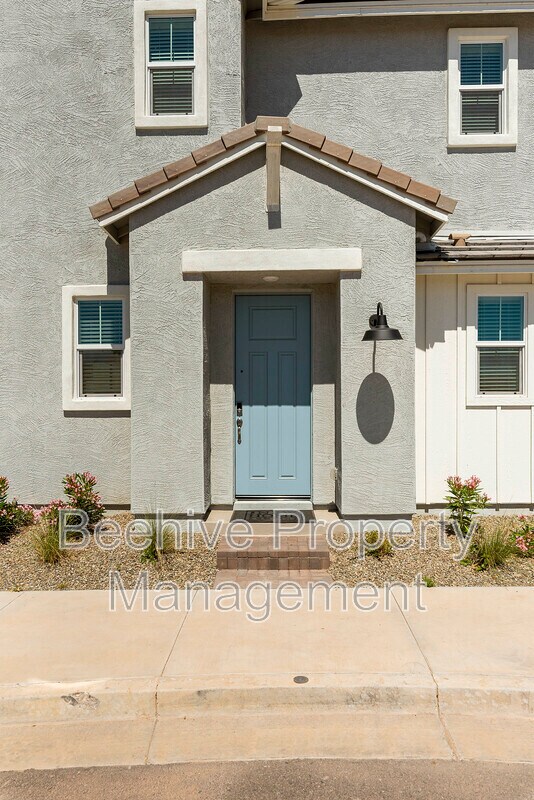 Building Photo - 9926 E Tamery Ave