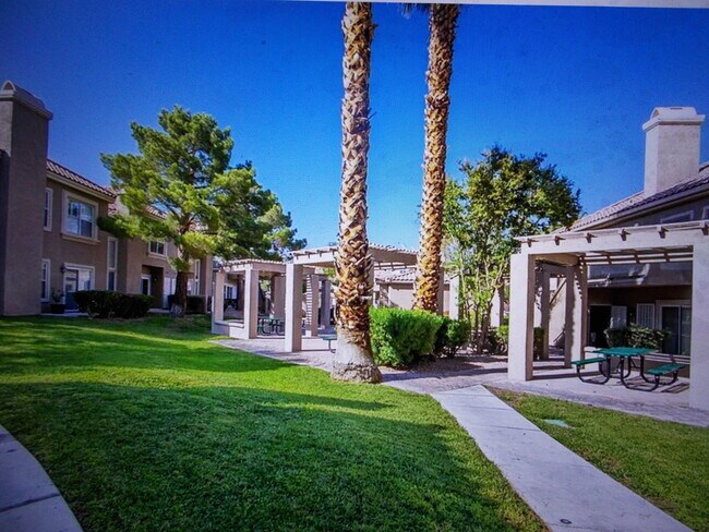 Foto del edificio - 5125 W Reno Ave