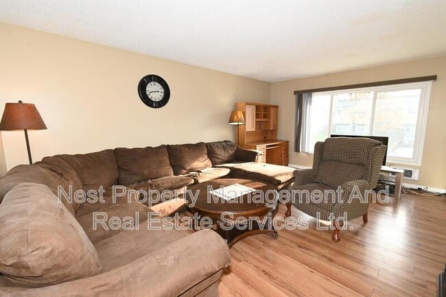 Building Photo - 41 Moore St