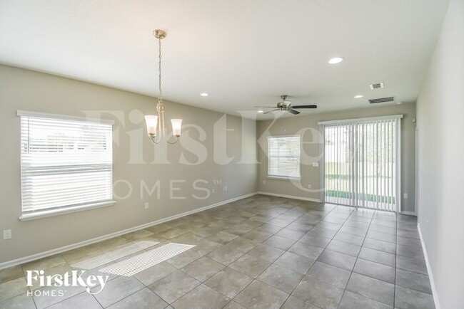 Foto del edificio - 4135 Green River Pl