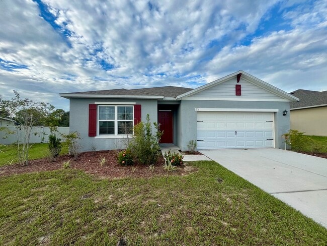 Foto del edificio - Stunning 4 bed/ 2 bath home!!