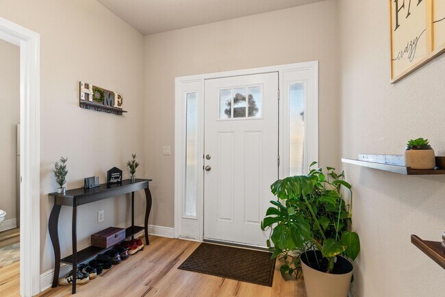 Foto del edificio - 224 Baycliff Dr